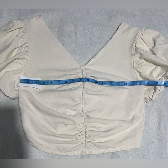 Cream women’s crop top with puffy sleeves - Picture 5 of 7